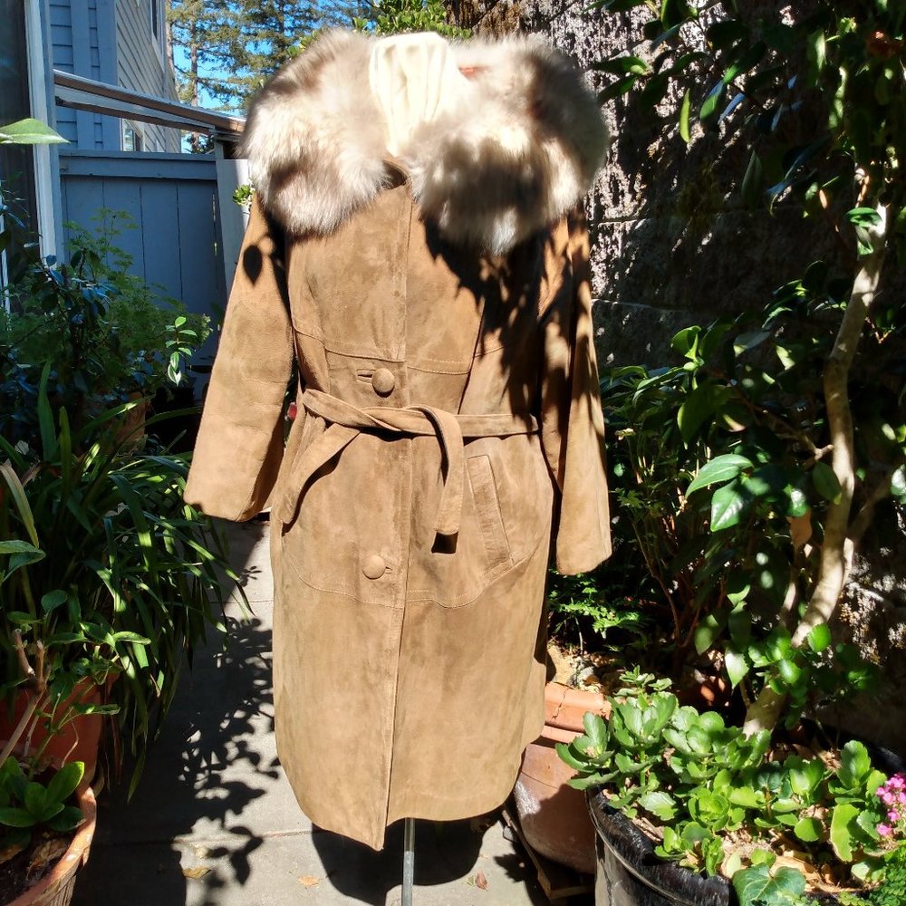 Elegant Suede Coat, Artic Wolf Collar, Vintage